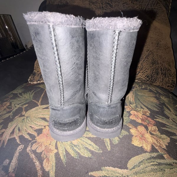 Kids-UGG Classic Short Leather Boots Black Size 12