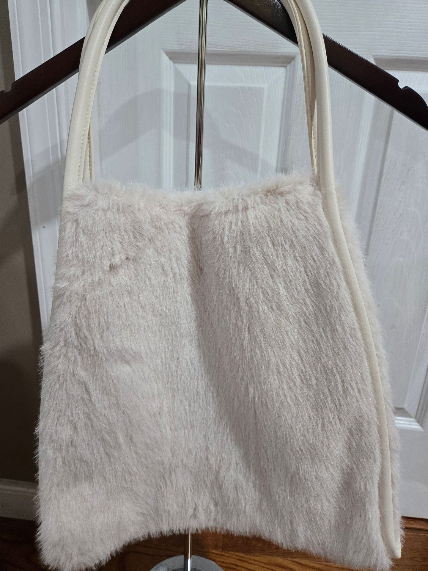 Victoria's Secret Faux Fur Tote Bag Cream Ivory Gold VS Logo New 5