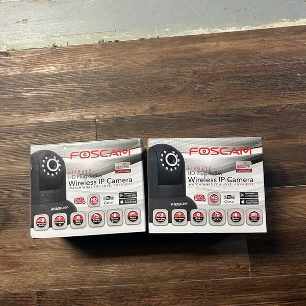 Foscam FI9831P HD Plug & Play Wireless IP Camera Black