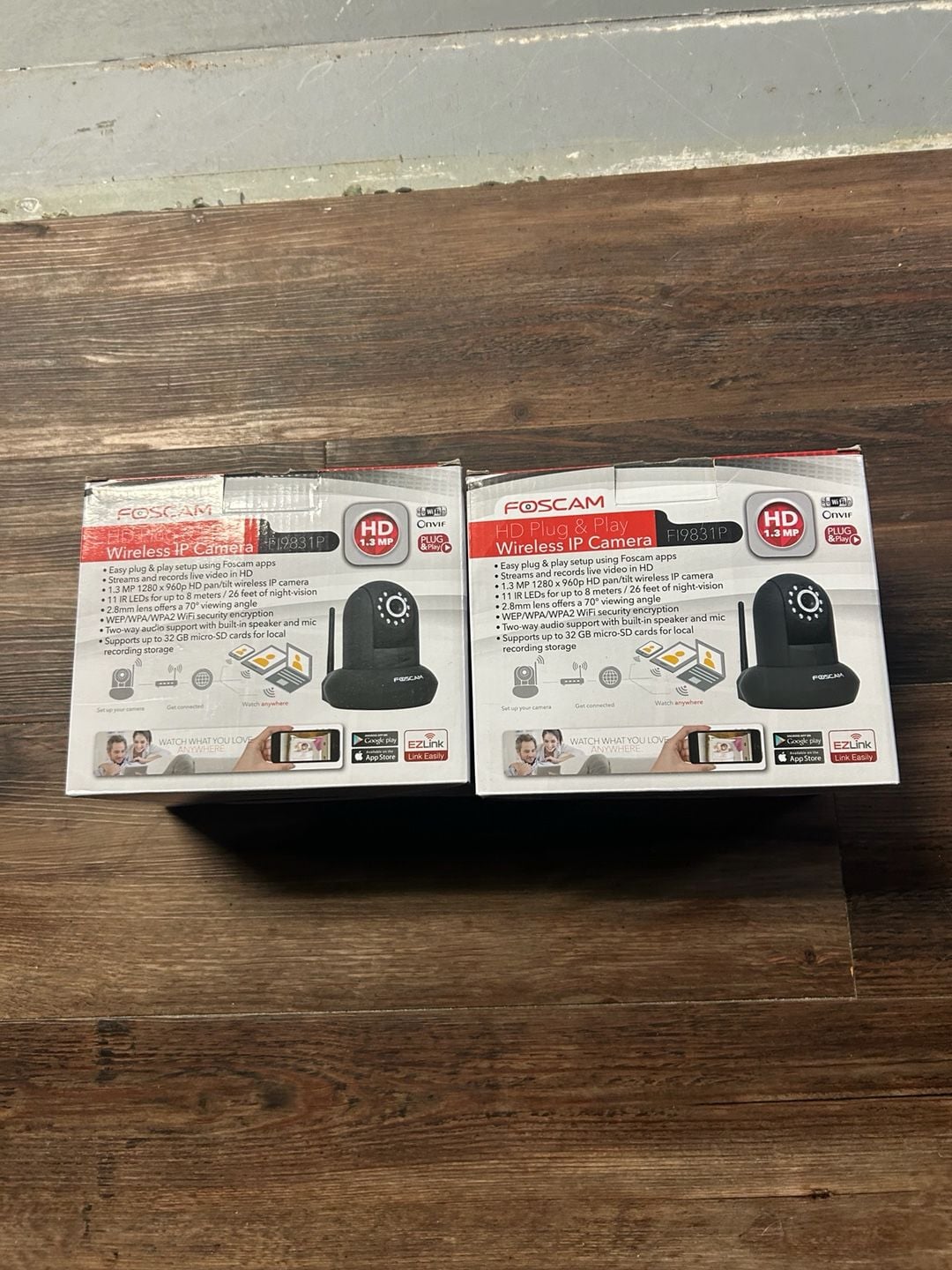 Foscam FI9831P HD Plug & Play Wireless IP Camera Black 2