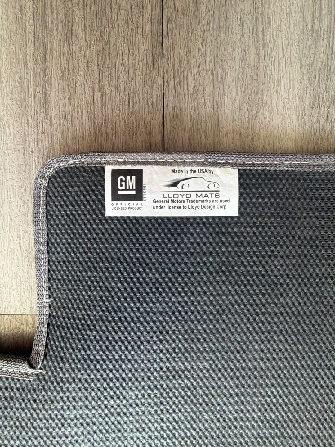 Lloyd Mats Corvette C5 Floor Mats Gray Embroidered Flags 6
