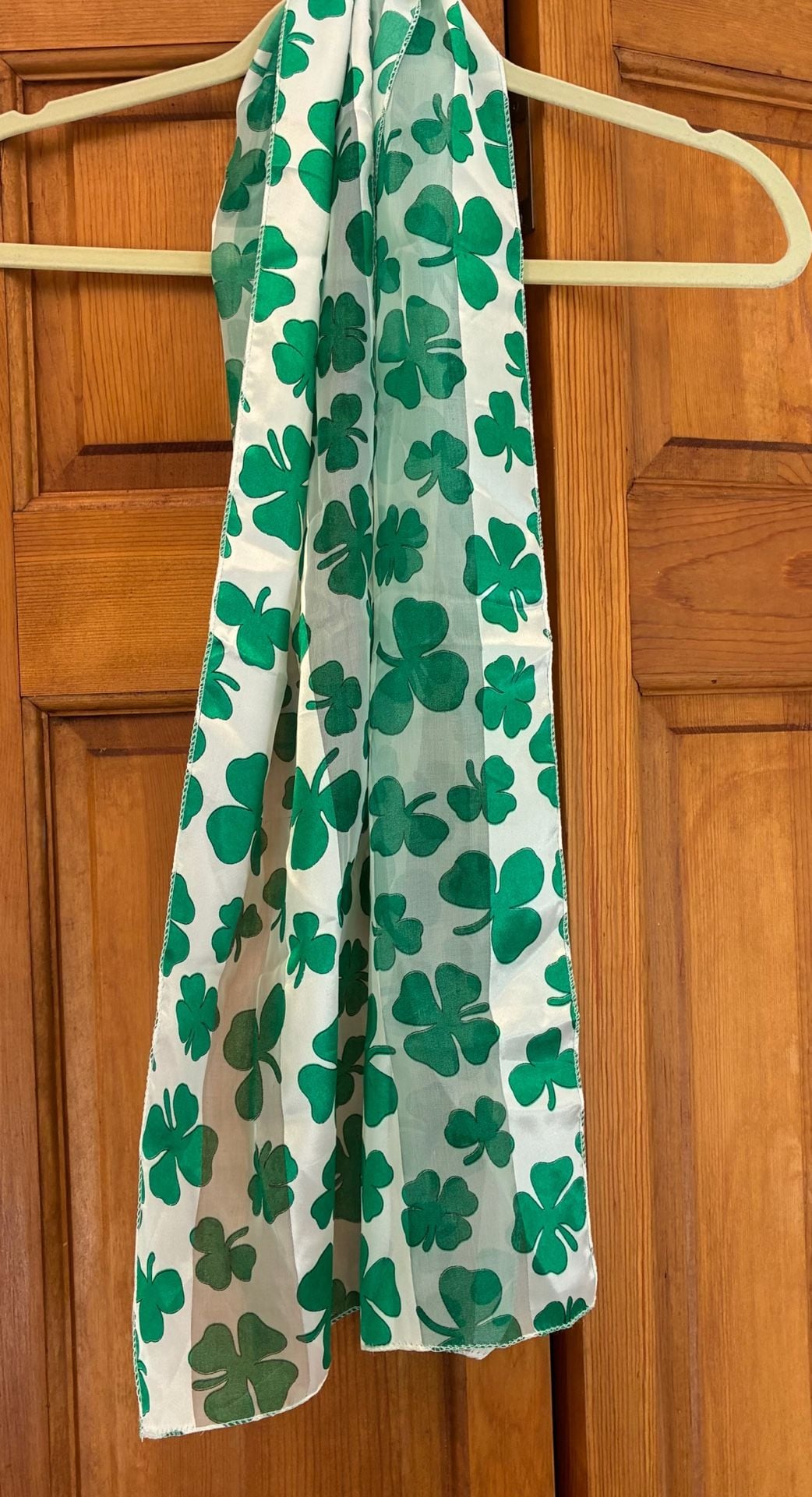 CTM St Patrick's Day Clover Leaf Scarf White Green Satin 1