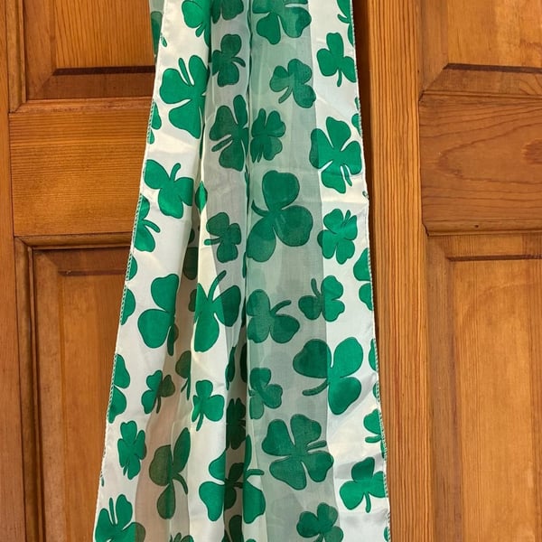 CTM St Patrick's Day Clover Leaf Scarf White Green Satin