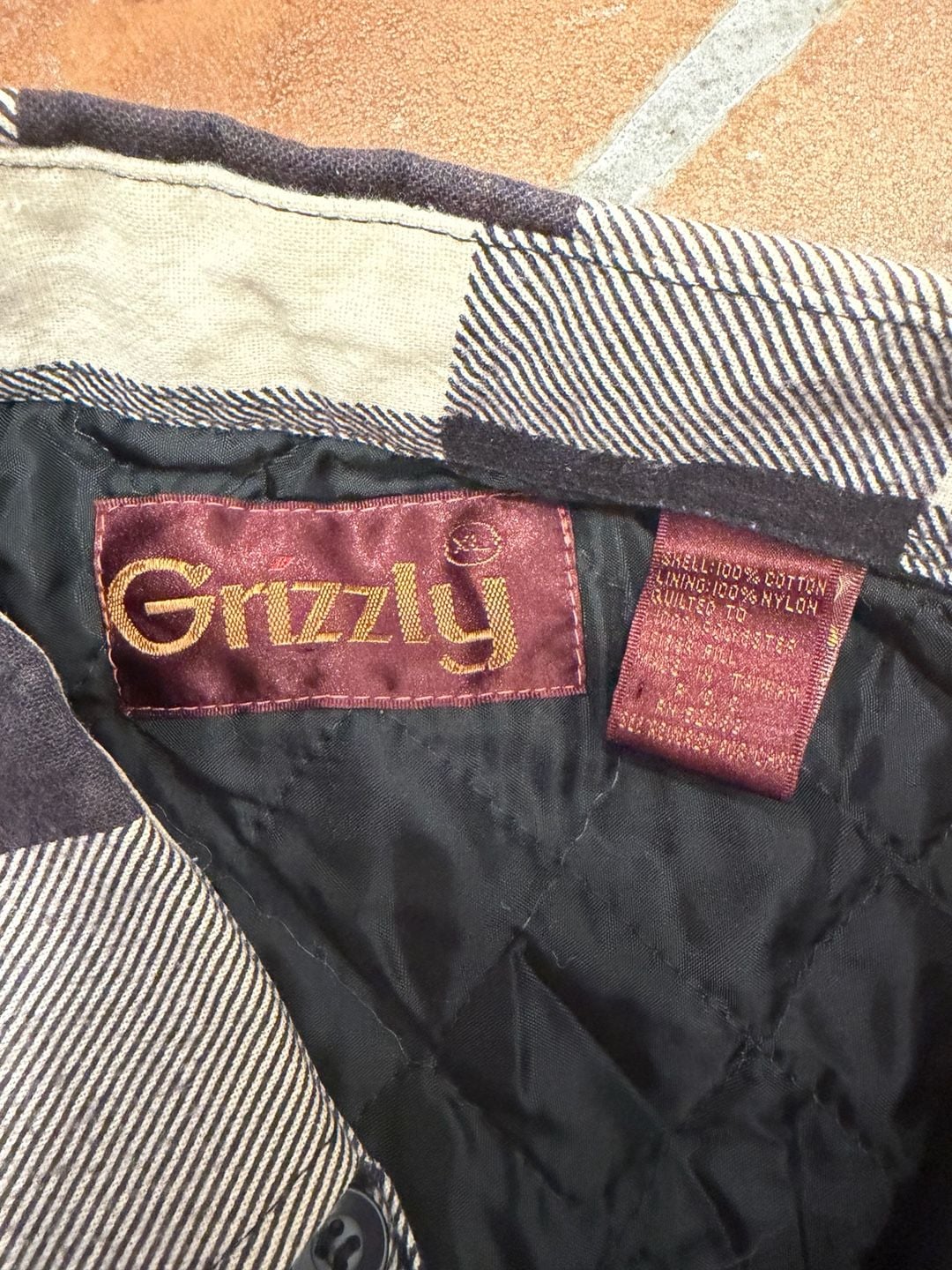 Grizzly Buffalo Plaid Flannel Shirt Jacket XL Black White Quilted Lined 4