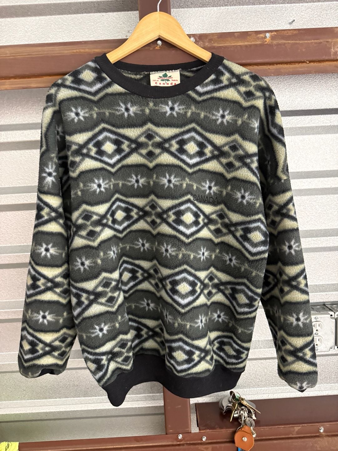 Quality Goods Fleece Pullover Sweater Size XL Green Aztec Southwestern 2