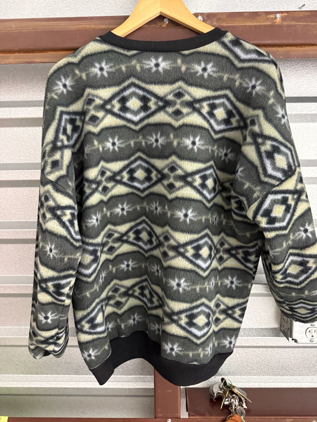 Quality Goods Fleece Pullover Sweater Size XL Green Aztec Southwestern 6