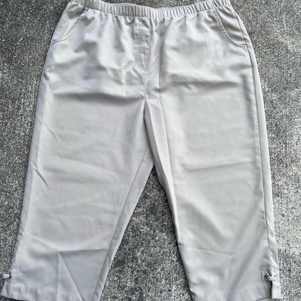 Z-Allison Daley Women's Pull-On Capri Pants Khaki Size 16 (XL)