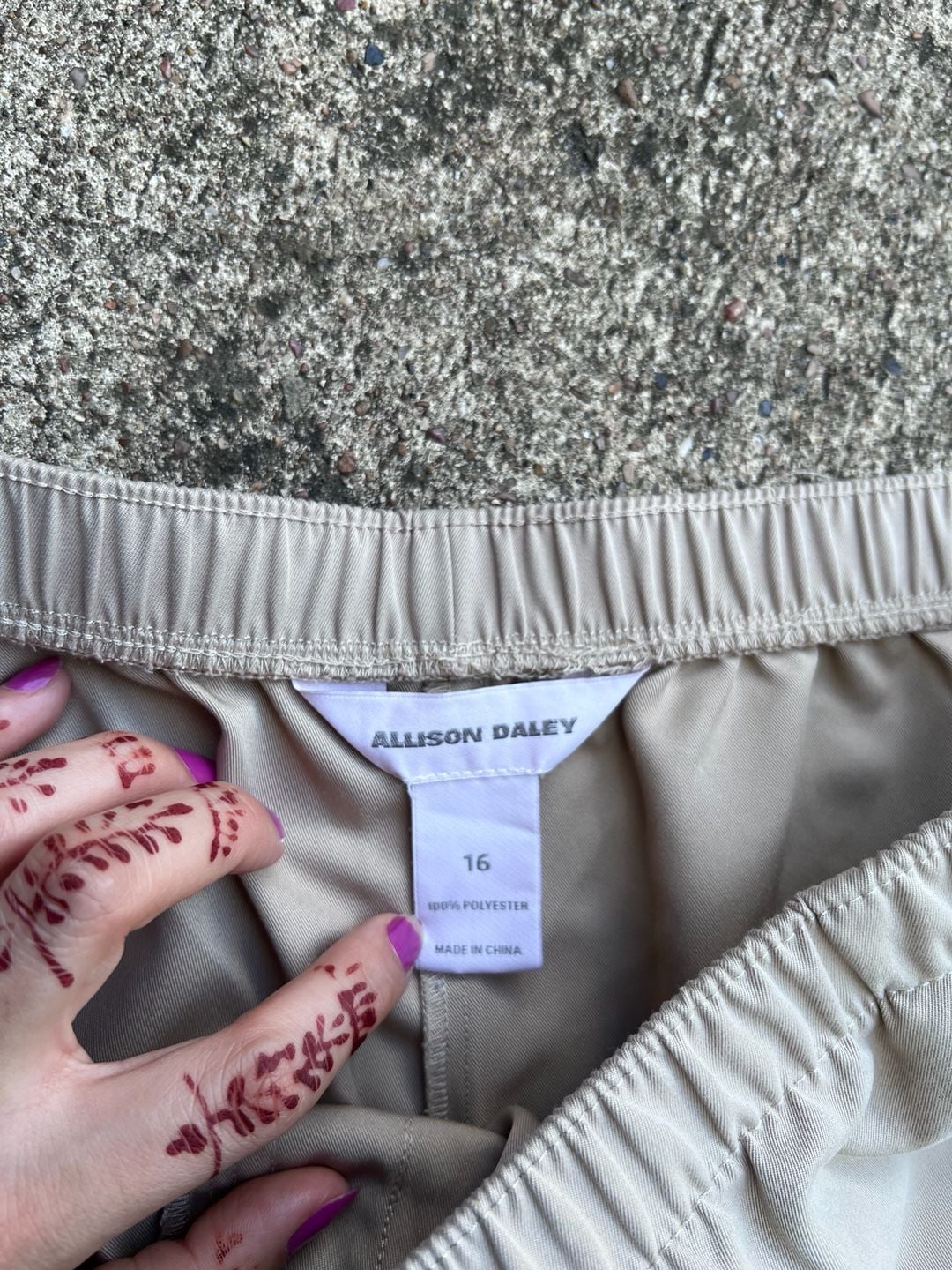 Z-Allison Daley Women's Pull-On Capri Pants Khaki Size 16 (XL) 8