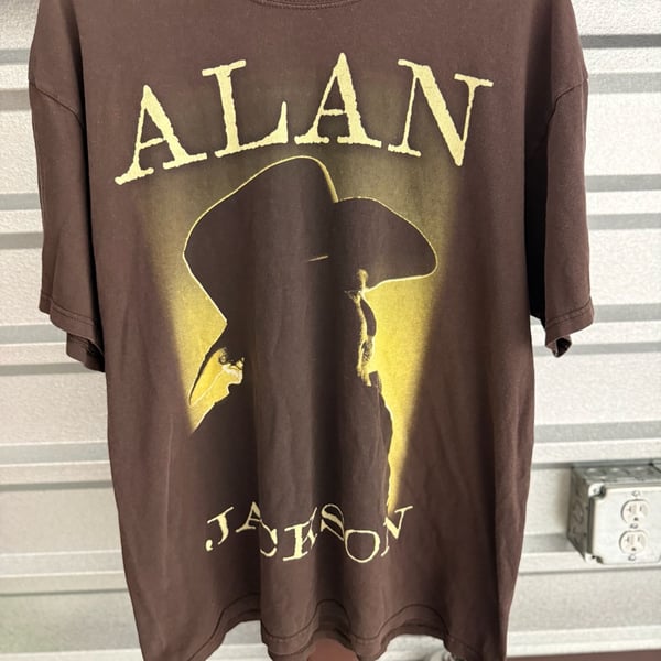 Anvil Alan Jackson T-Shirt Size XL Brown Country Music Concert Graphic Tee