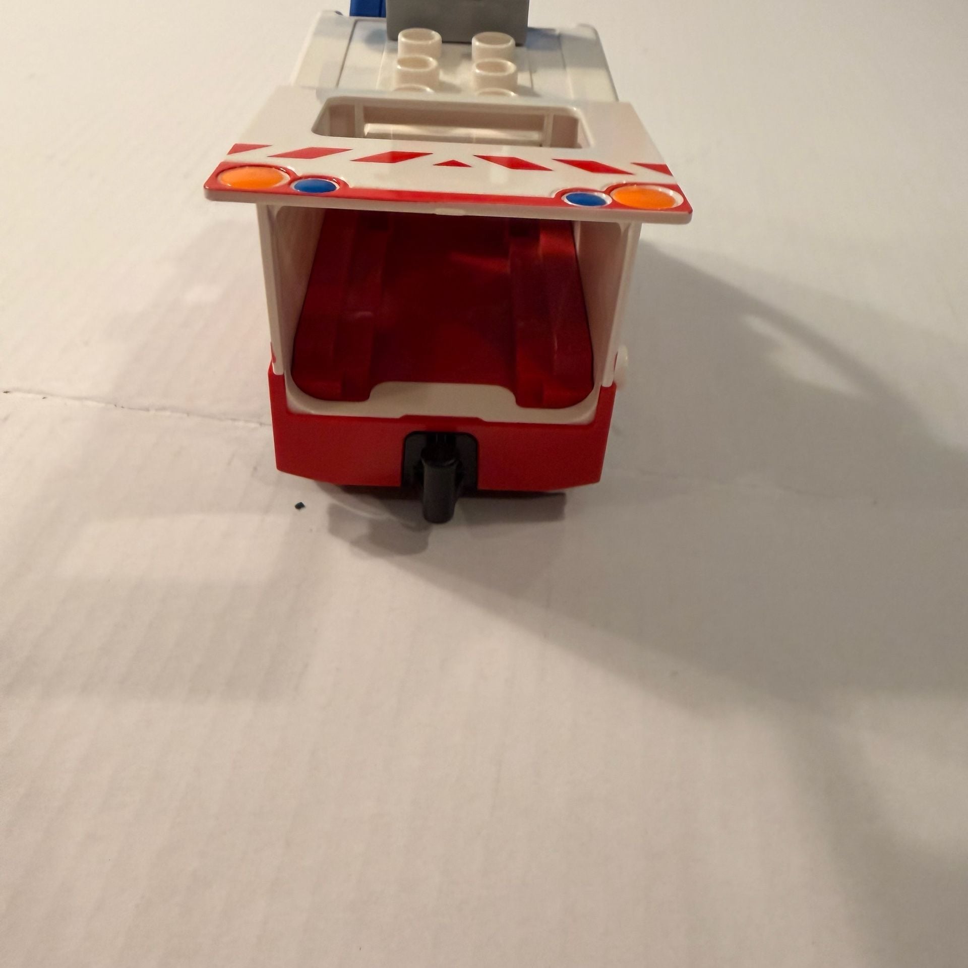 Lego Duplo 5695 Doctor's Clinic Hospital Ambulance Set 3