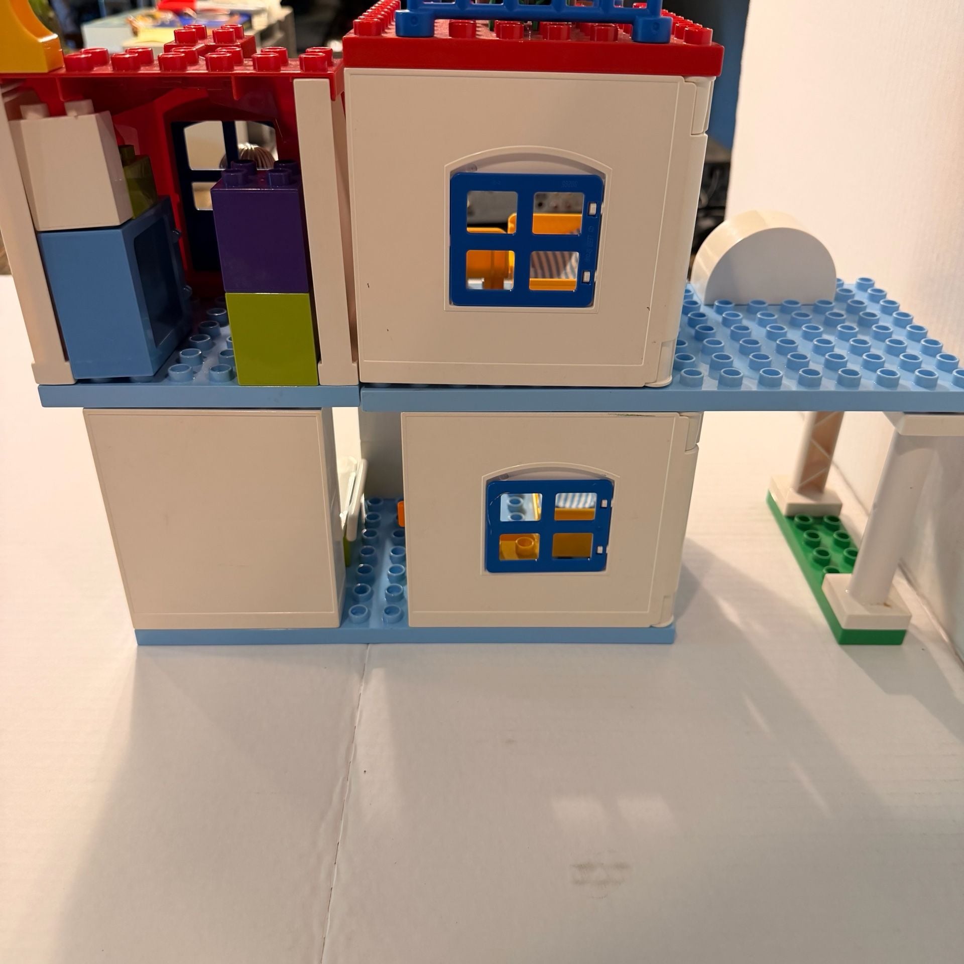 Lego Duplo 5695 Doctor's Clinic Hospital Ambulance Set 11