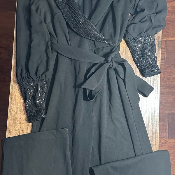 Shelby Nites Jumpsuit Size 6 Black Sequin Trim Belted