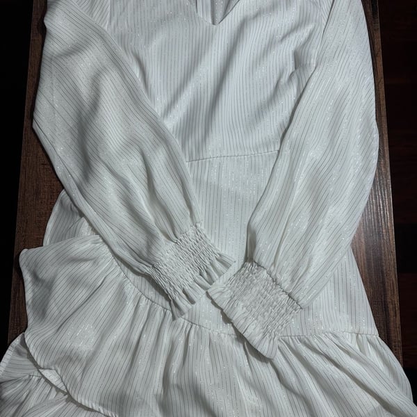 Aura D7158L Dress Size M White Silver Stripe V-Neck Long Sleeve Mini
