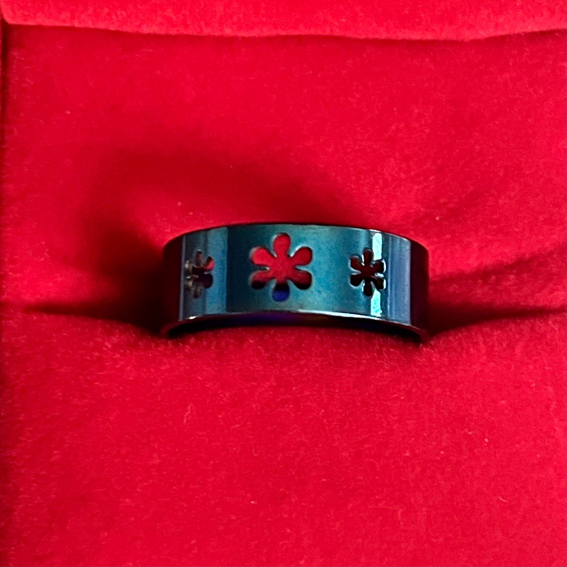Metallic Blue Steel Flower Cutout 6mm Band Unisex Ring Size 9 2