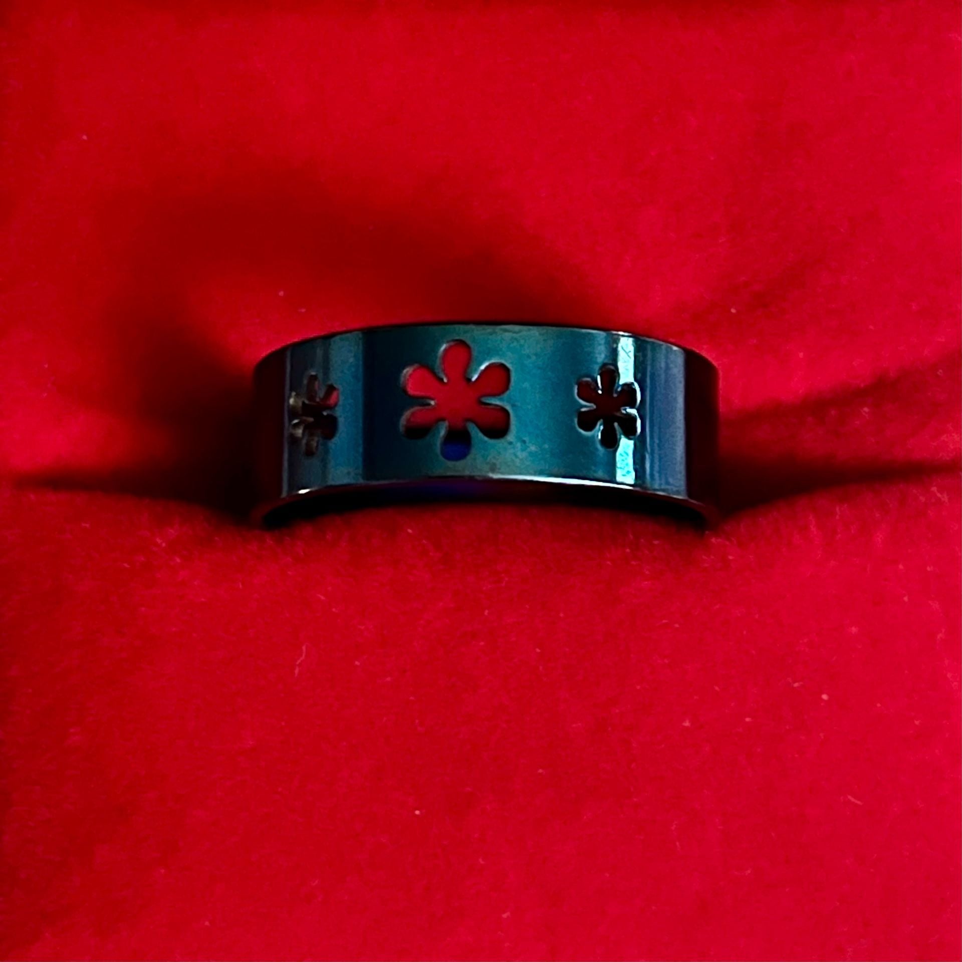Metallic Blue Steel Flower Cutout 6mm Band Unisex Ring Size 9 3