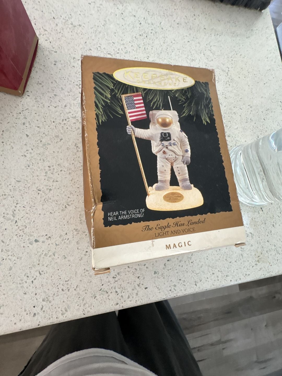 New Hallmark Keepsake The Eagle Has Landed Ornament Never been out of box
Box shows some wear. However it's never been opened 3