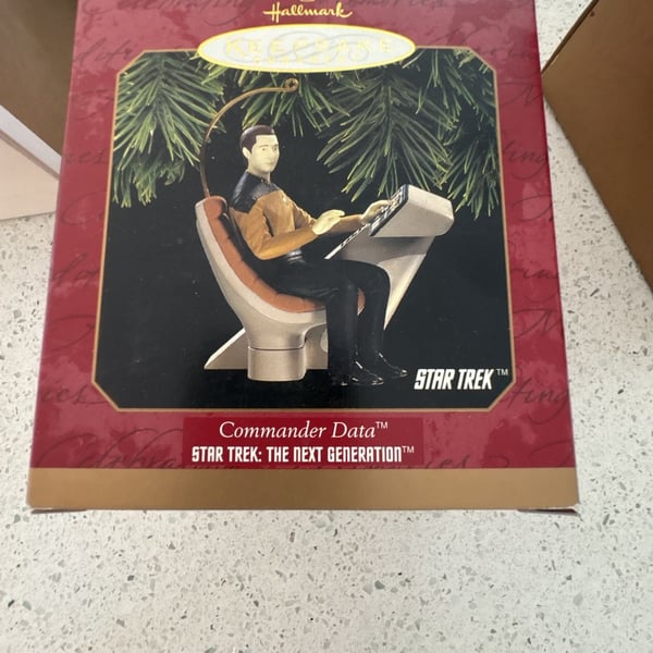 New Hallmark Star Trek Commander Data 1997 Keepsake Ornament. Never been opened!!