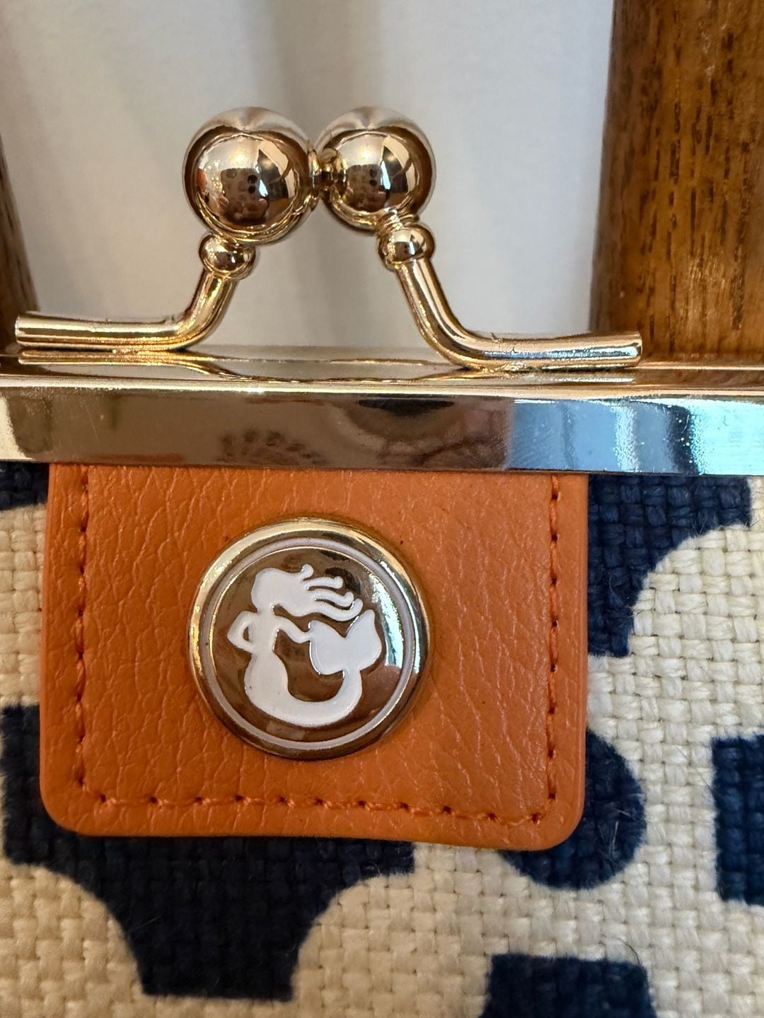 Spartina 449 Kiss Lock Coin Purse Blue White Geometric Linen Leather 3