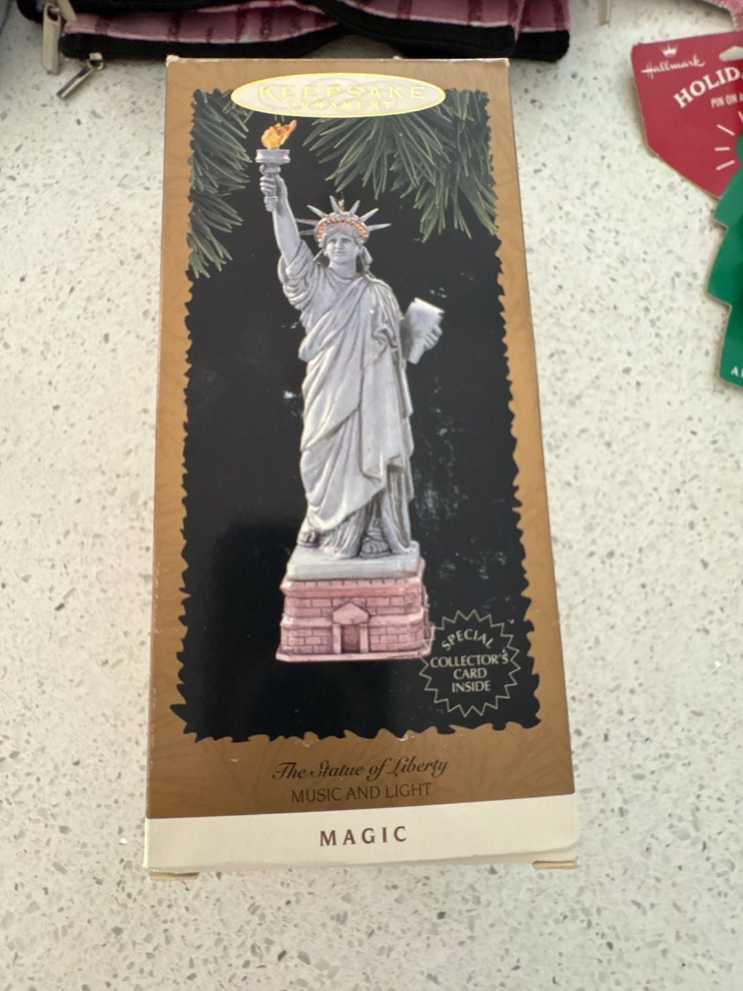 New Hallmark Keepsake Ornament The Statue of Liberty Music and Light 1996 Magic Never been opened 1