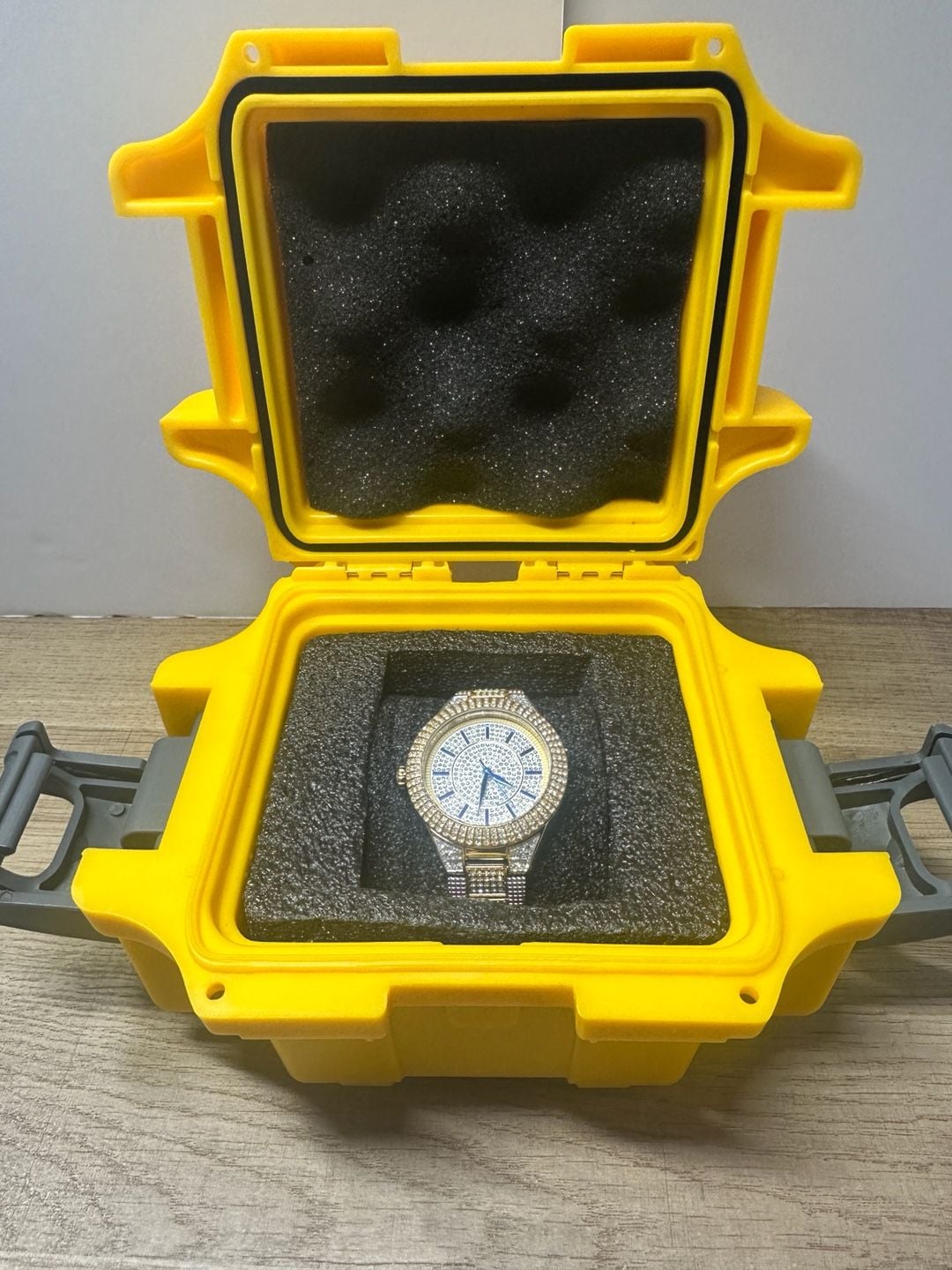Invicta Specialty Gold Crystal Watch 2