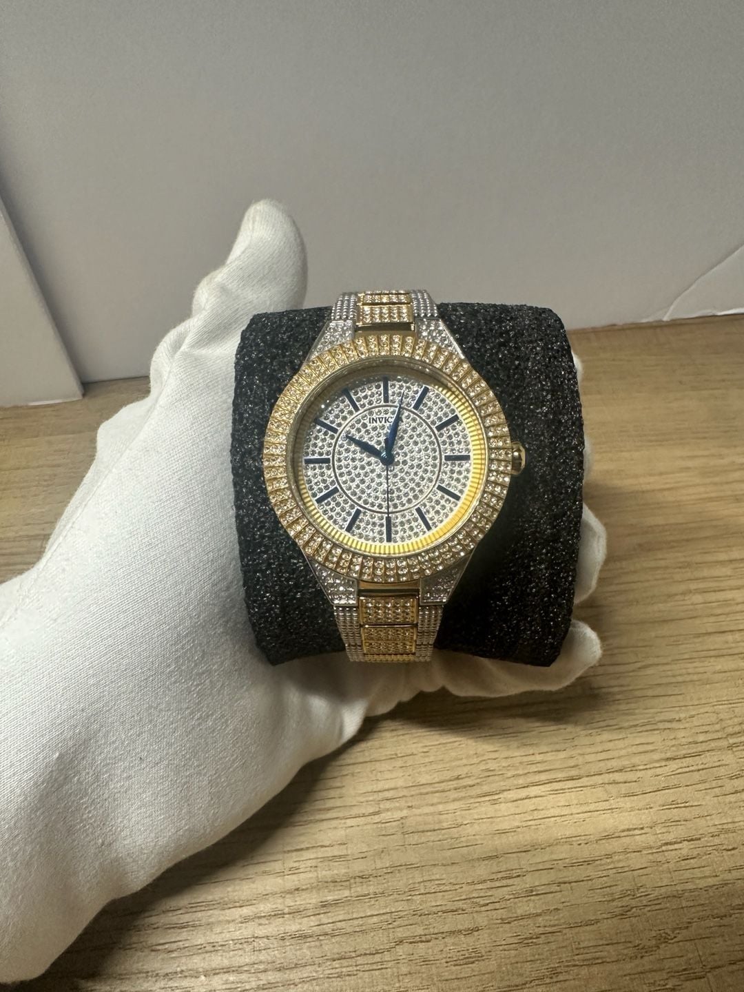 Invicta Specialty Gold Crystal Watch 3