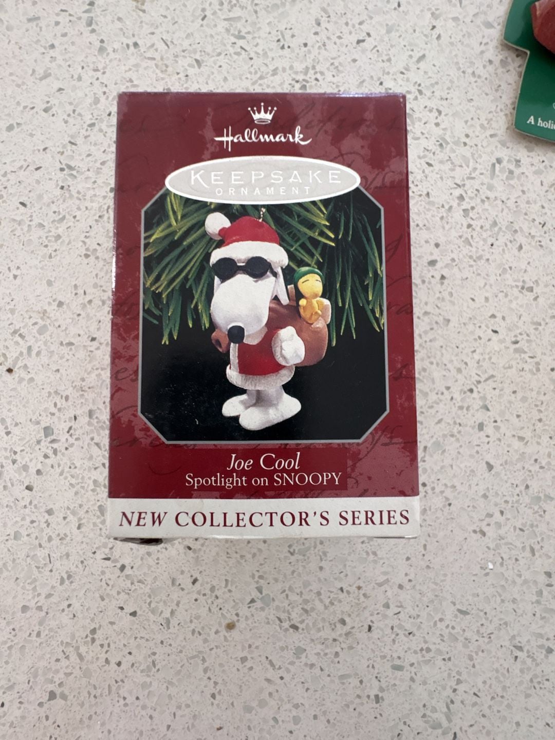 New Hallmark Keepsake Ornament Joe Cool Spotlight on Snoopy 1998
Never been opened
Slight storage wesr 1