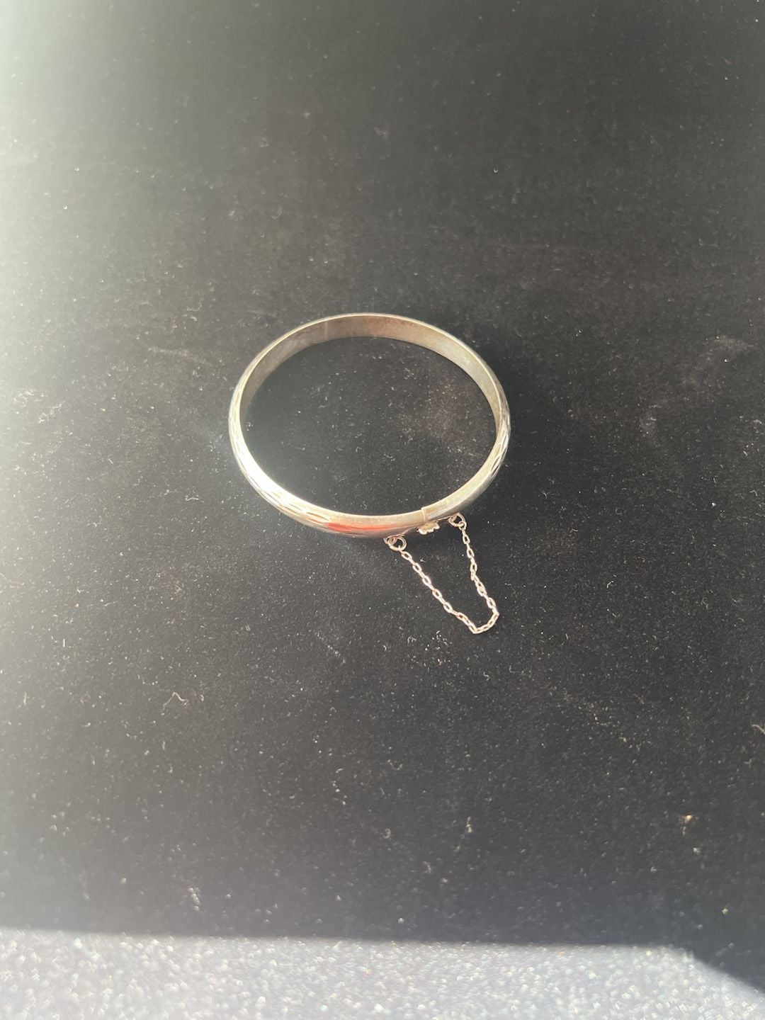 Vintage Sterling Silver Etched Hinged Bangle Bracelet Safety Chain 2