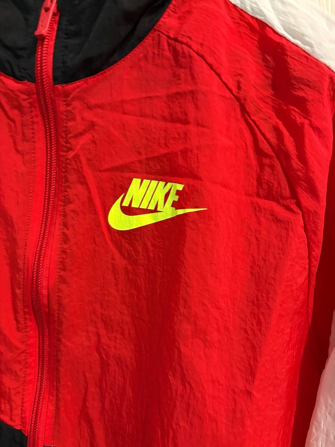 Youth Nike Core Amplify Windrunner Jacket Red Black White 3