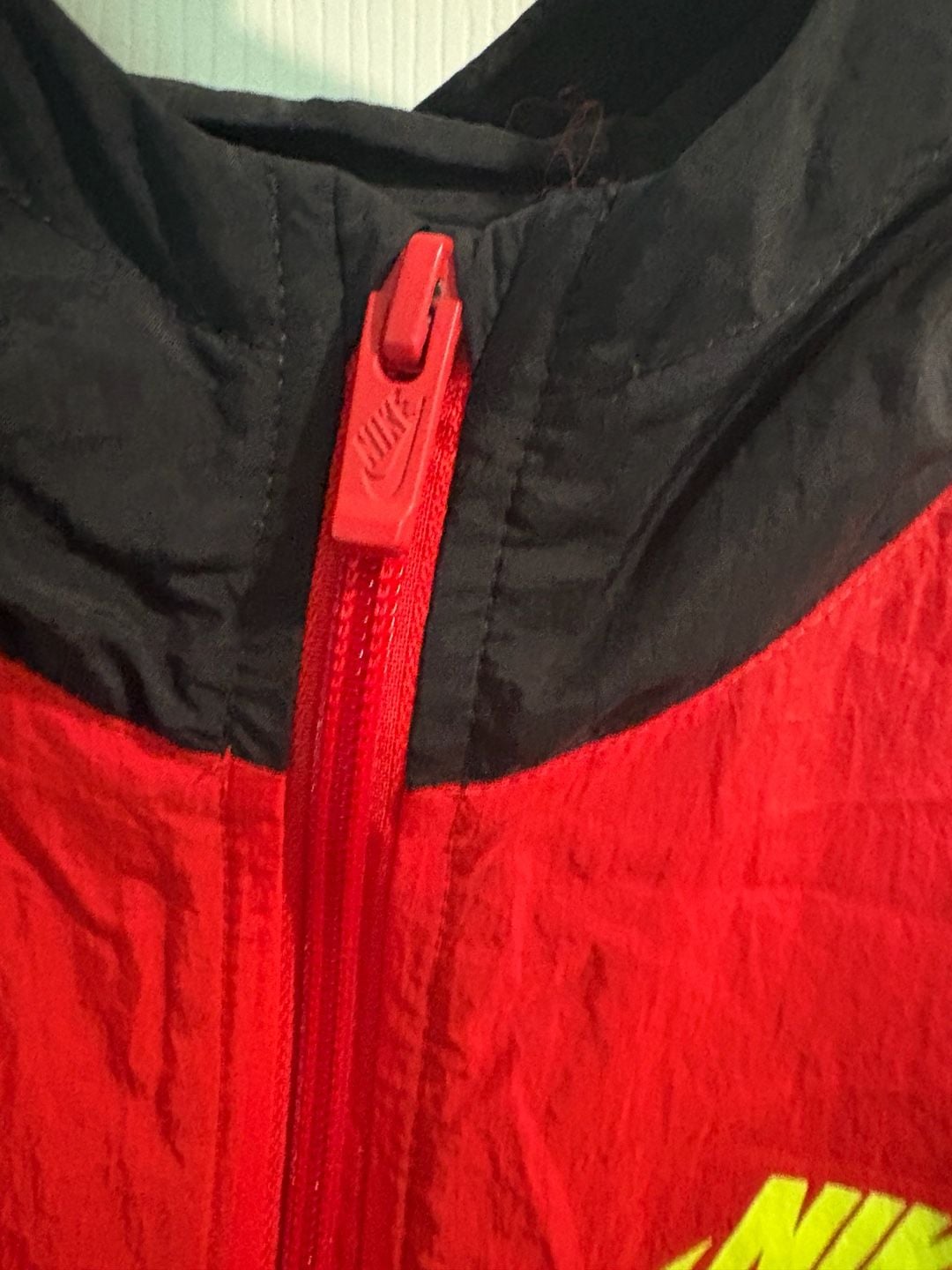 Youth Nike Core Amplify Windrunner Jacket Red Black White 4