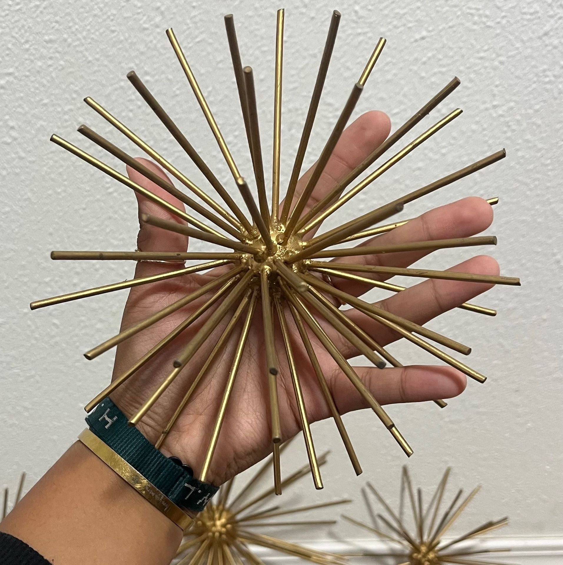 DecMode Gold Metal Urchin Starburst Tabletop Decor Set Geometric Candle Holder 2