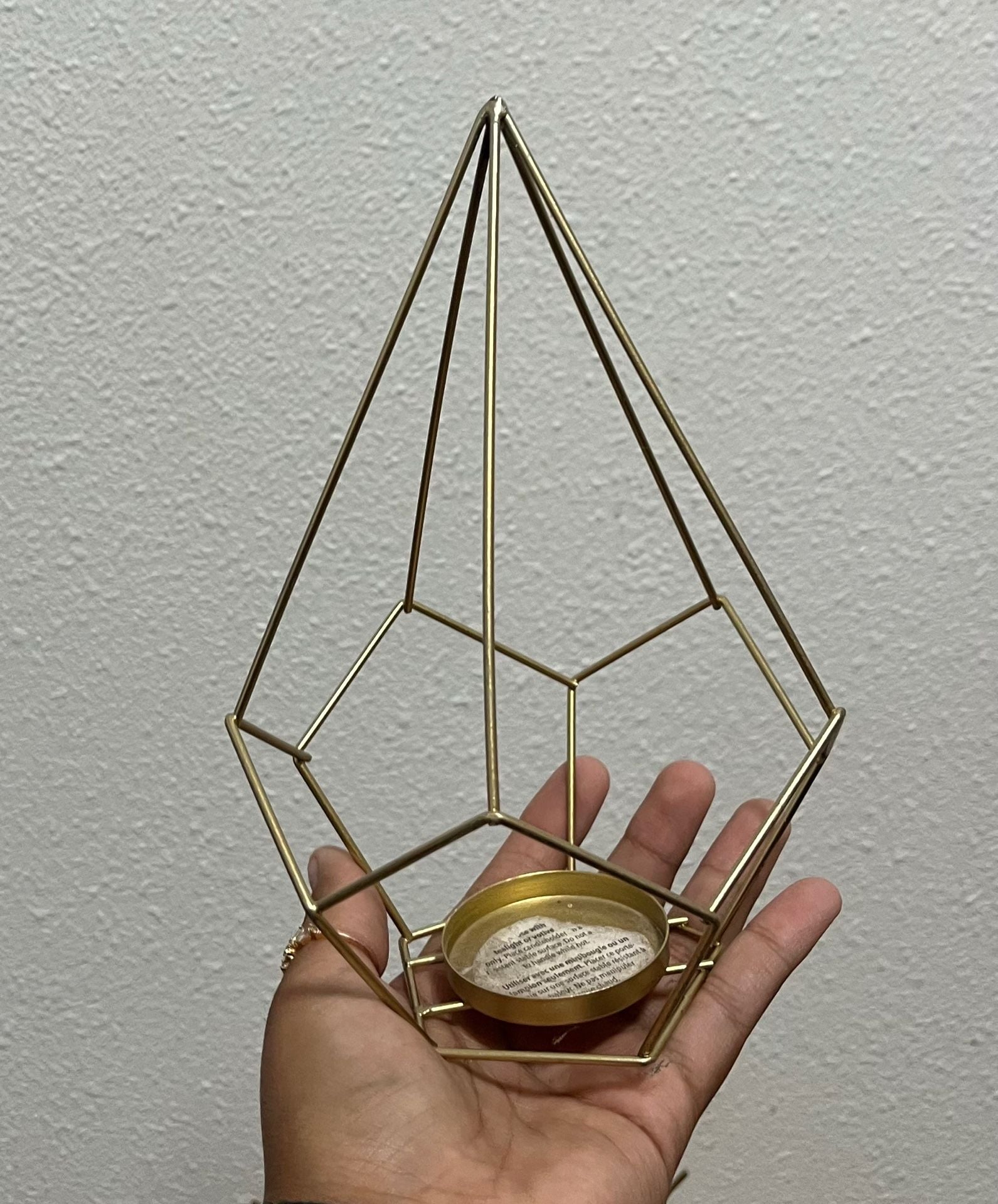 DecMode Gold Metal Urchin Starburst Tabletop Decor Set Geometric Candle Holder 4