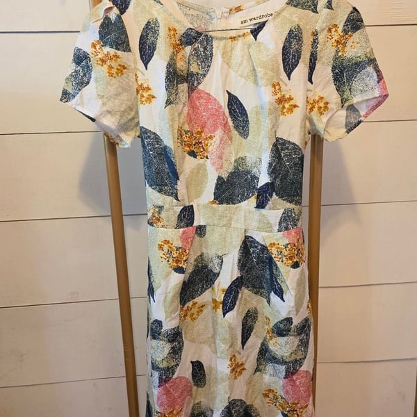 SM Wardrobe Short Sleeve Dress Size M Multicolor Leaf Print Midi