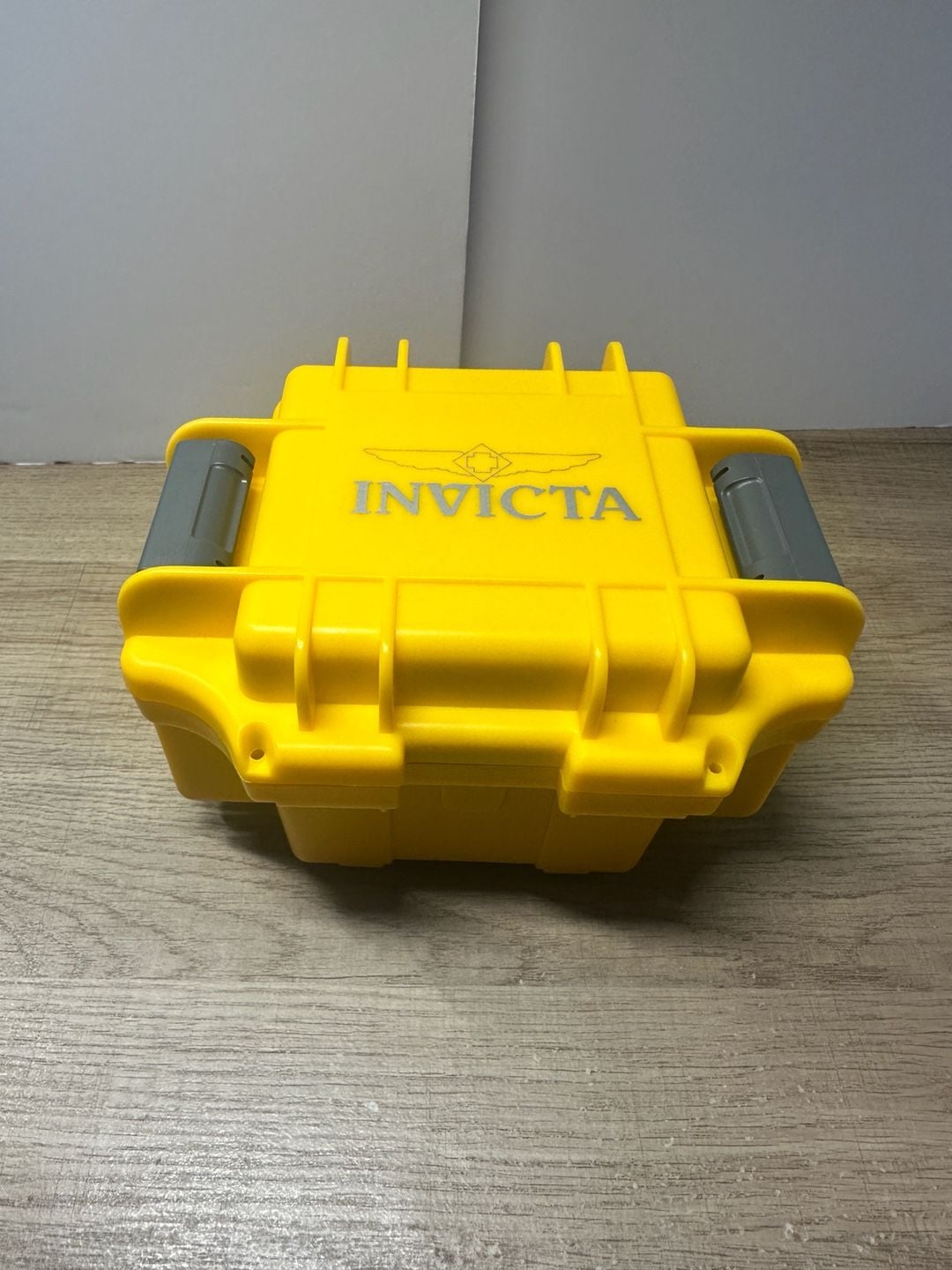 Invicta Specialty Gold Watch 8