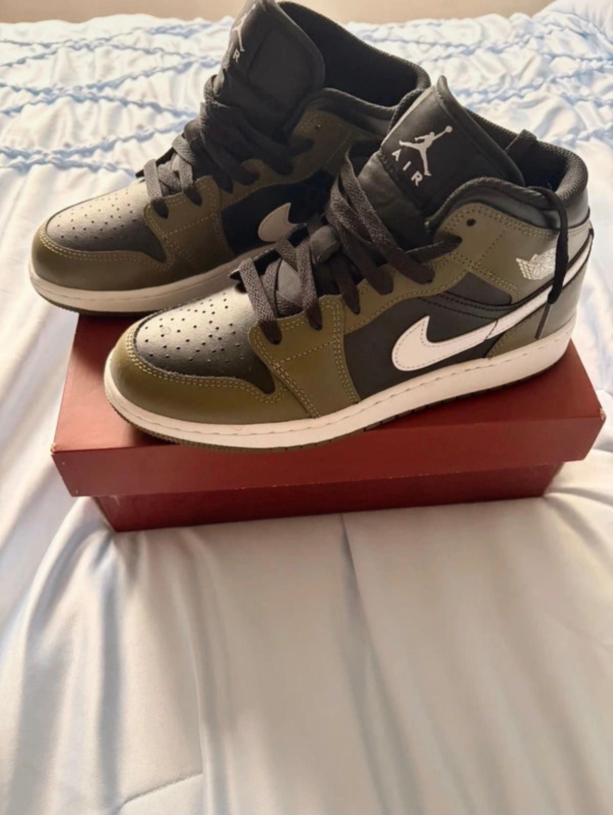 Jordan Air Jordan 1 Mid Medium Olive White Black Sneakers 2