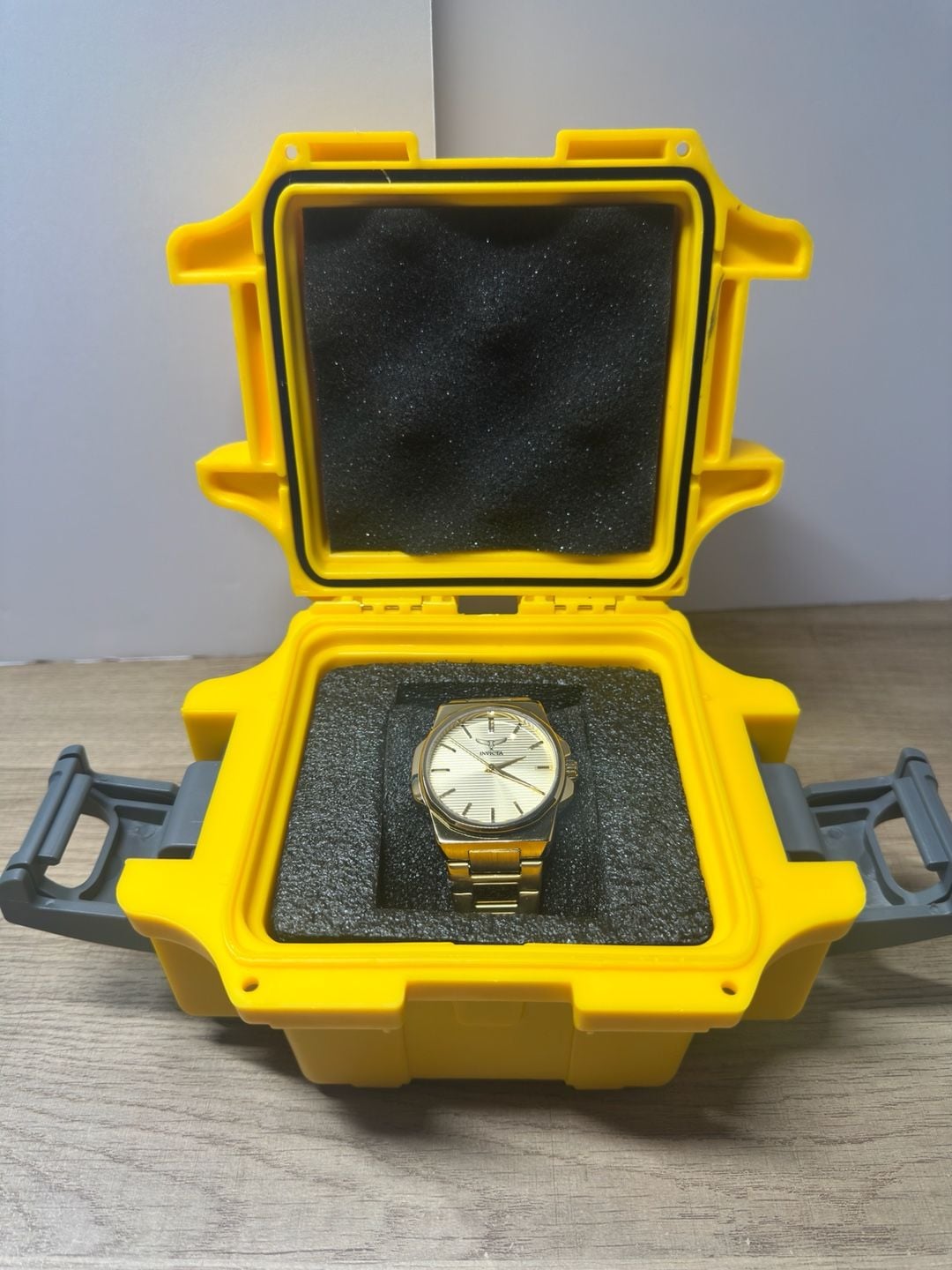 Invicta Gold Tone Quartz Watch 2