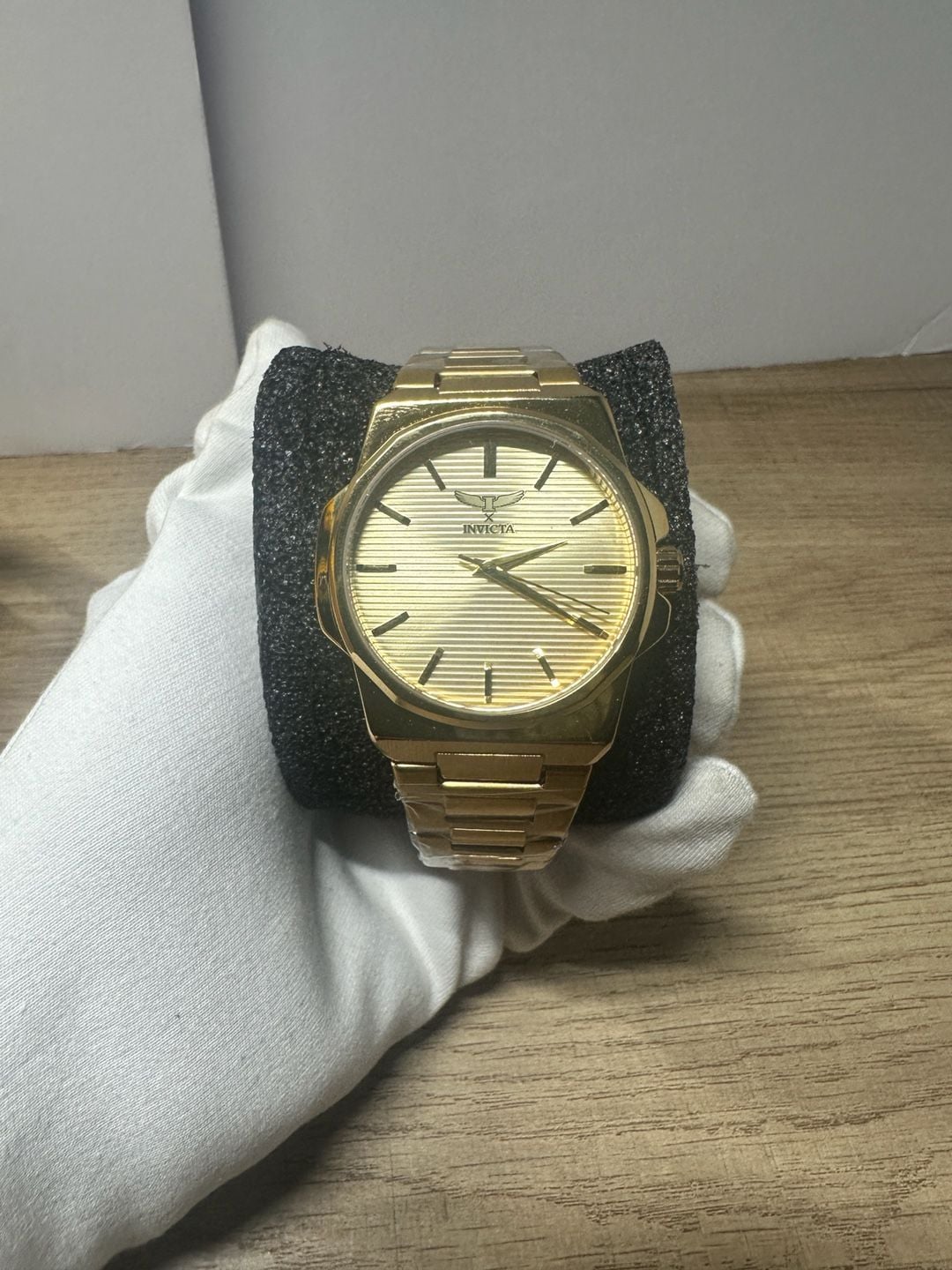 Invicta Gold Tone Quartz Watch 3