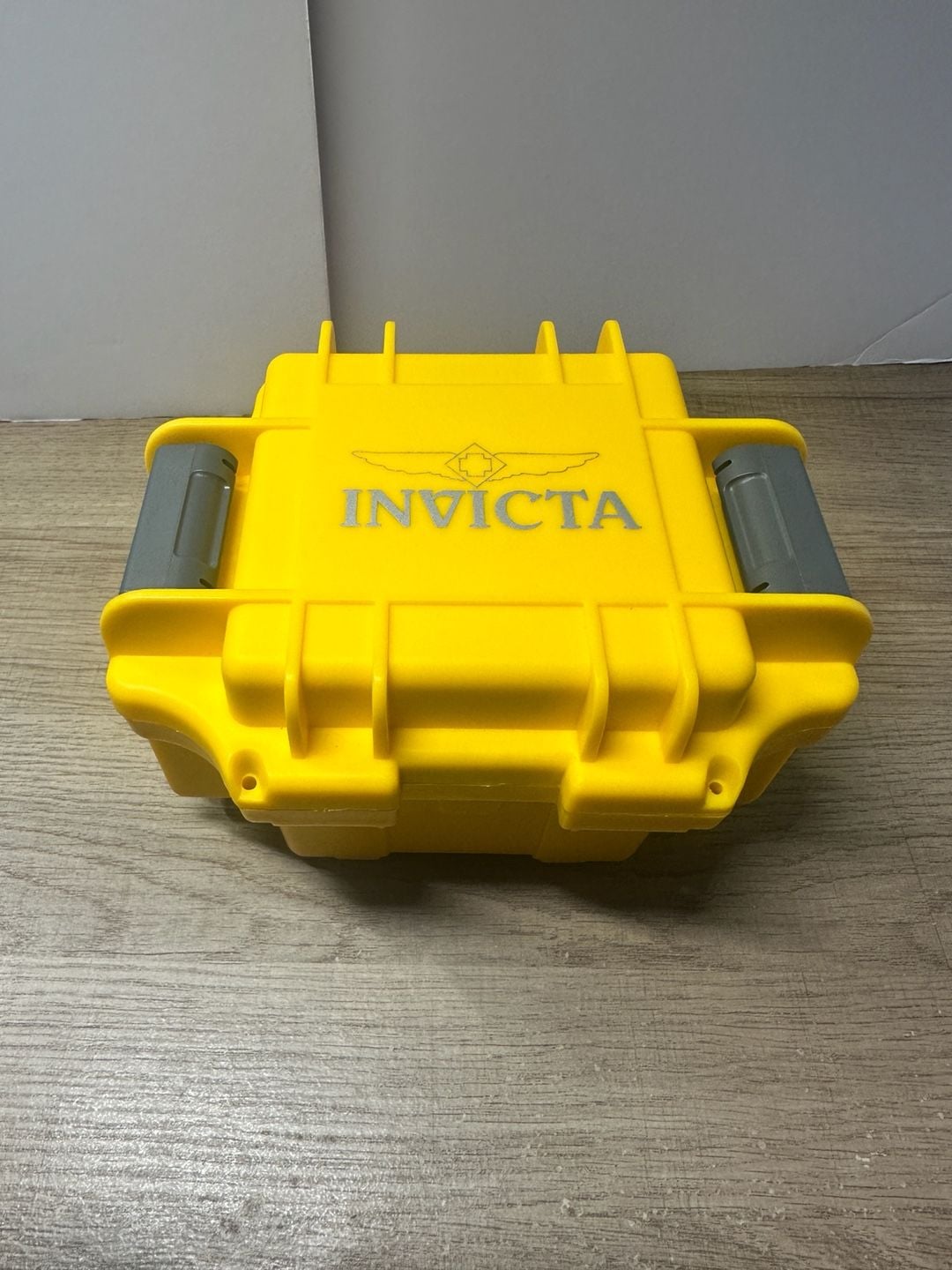Invicta Gold Tone Quartz Watch 8