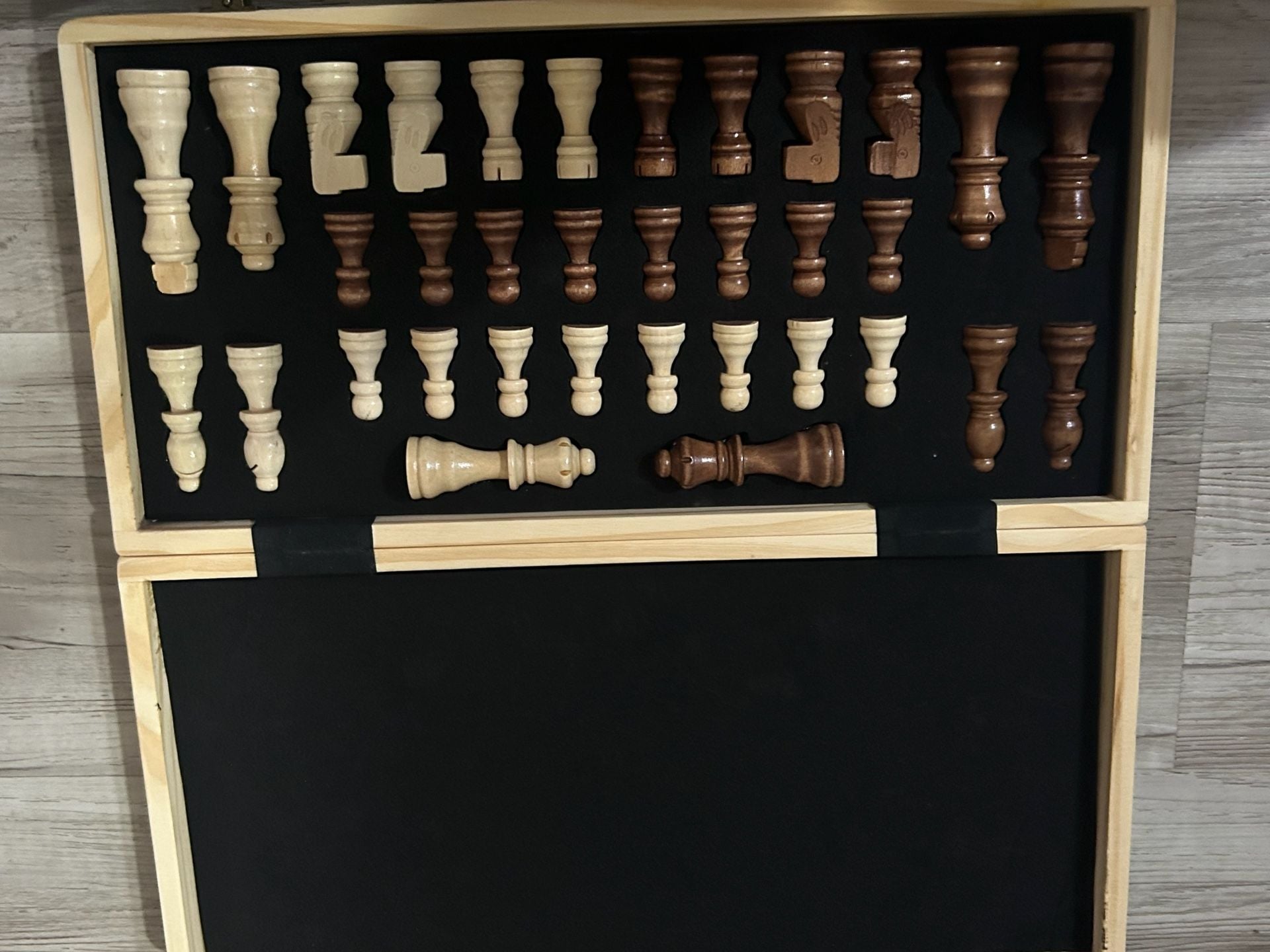 Morfeiy Magnetuc Wooden Chess Set Folding Board 1