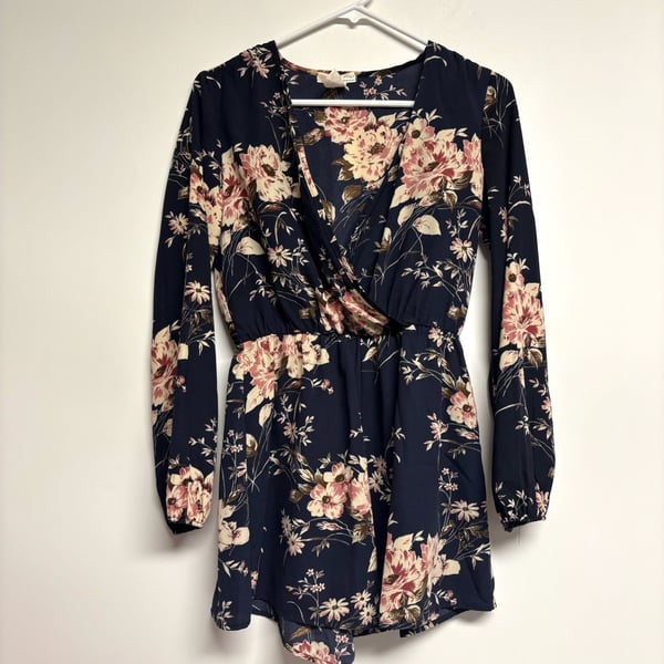 Agaci Floral Romper Size S Navy Pink Long Sleeve V-Neck
