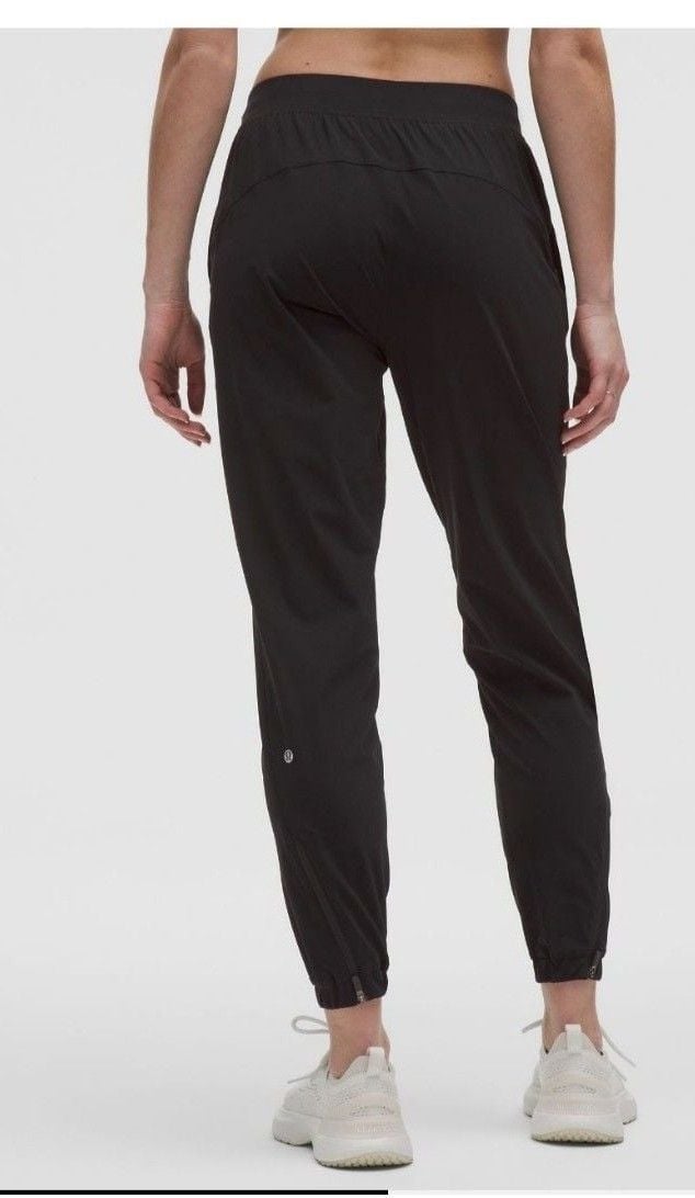 221 Lululemon Adapted State HR Jogger Regular Size 8 Black 3