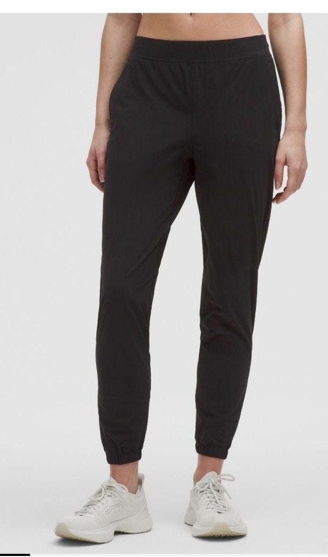 221 Lululemon Adapted State HR Jogger Regular Size 8 Black 4