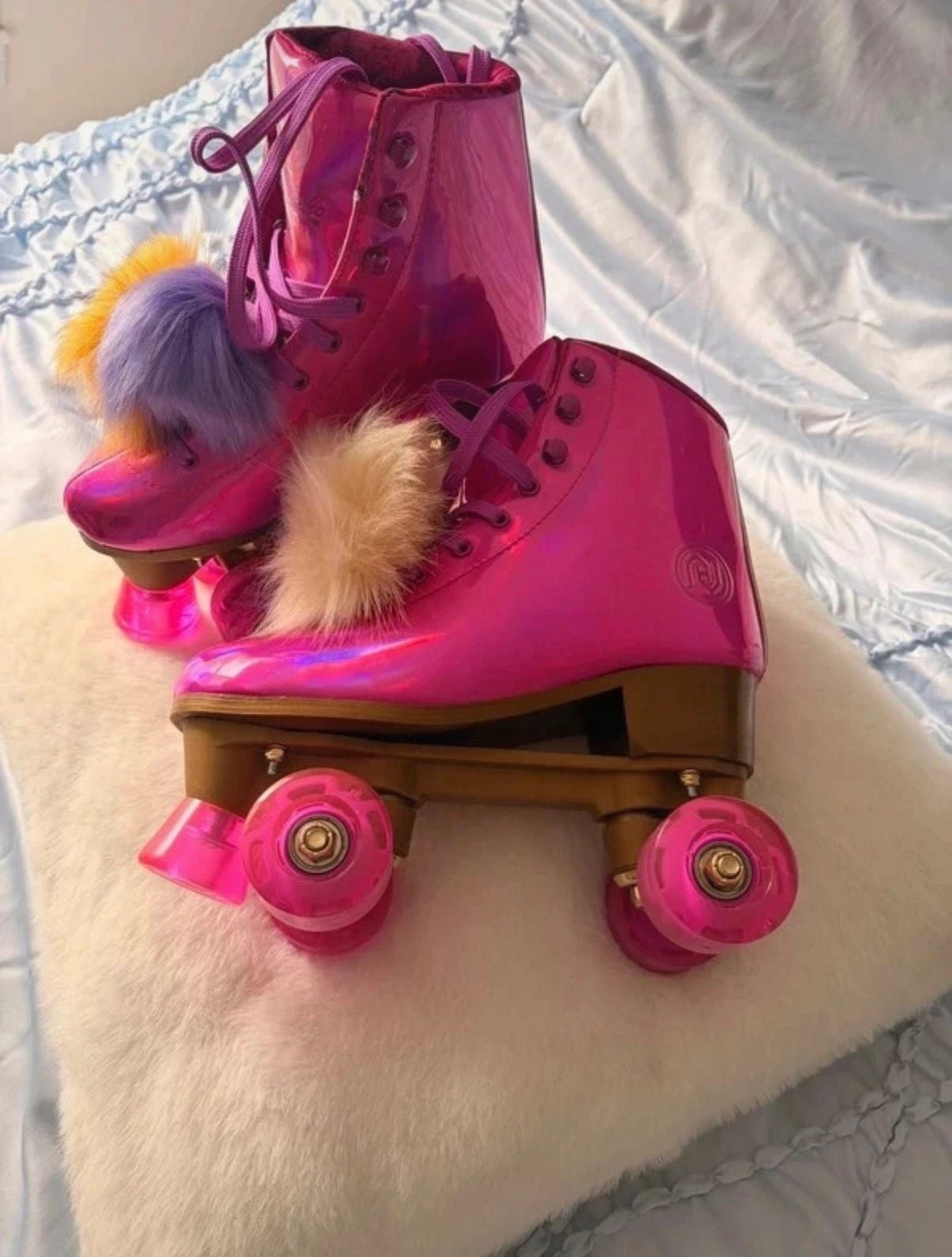 Holographic Roller Skates Pink Fushcia Light up Wheels
2