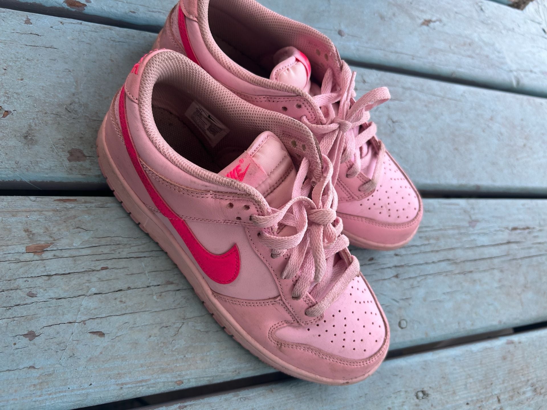 Nike Dunk Low Triple Pink Size 7Y 2