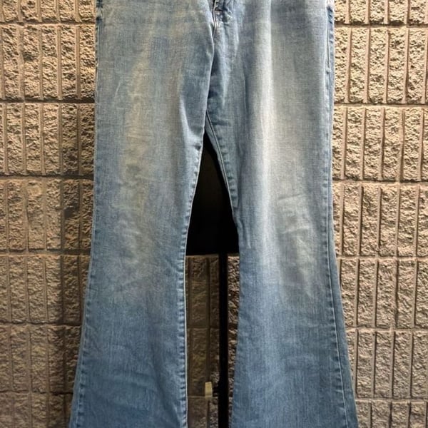892 FRAME Le High Flare Size 31 Light Wash Denim Jeans