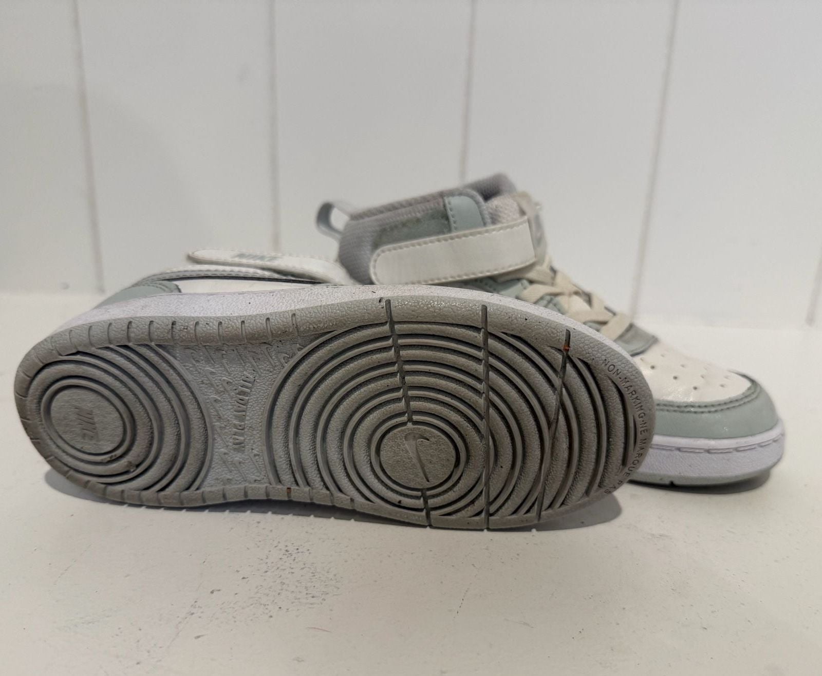 Nike Court Borough Mid 2 Size 10C White Sage Sneakers 5