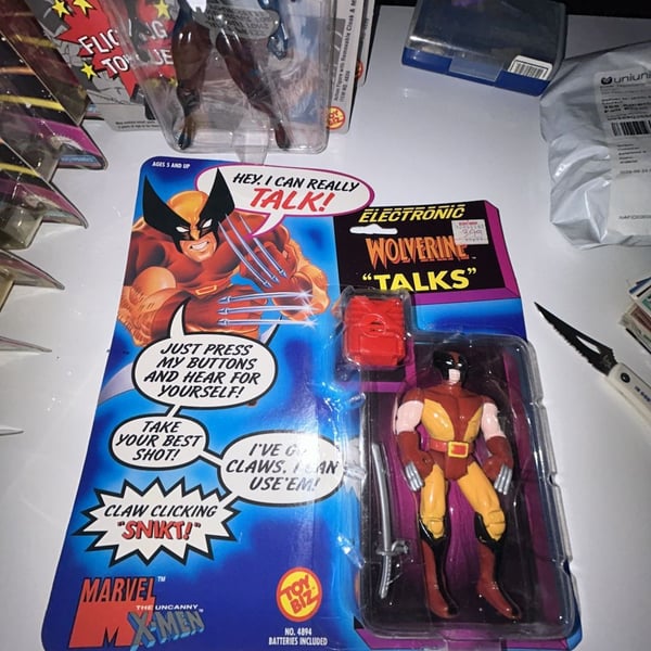 Toy Biz Marvel Electronic Talking Wolverine Action Figure 1991