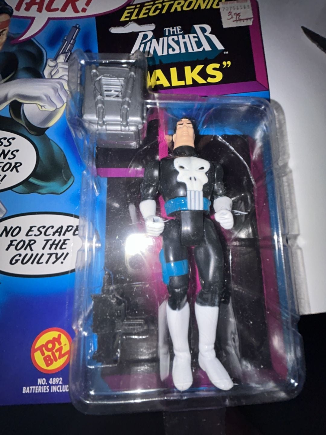 Toy Biz Marvel Super Heroes Electronic The Punisher Talks Action Figure 3
