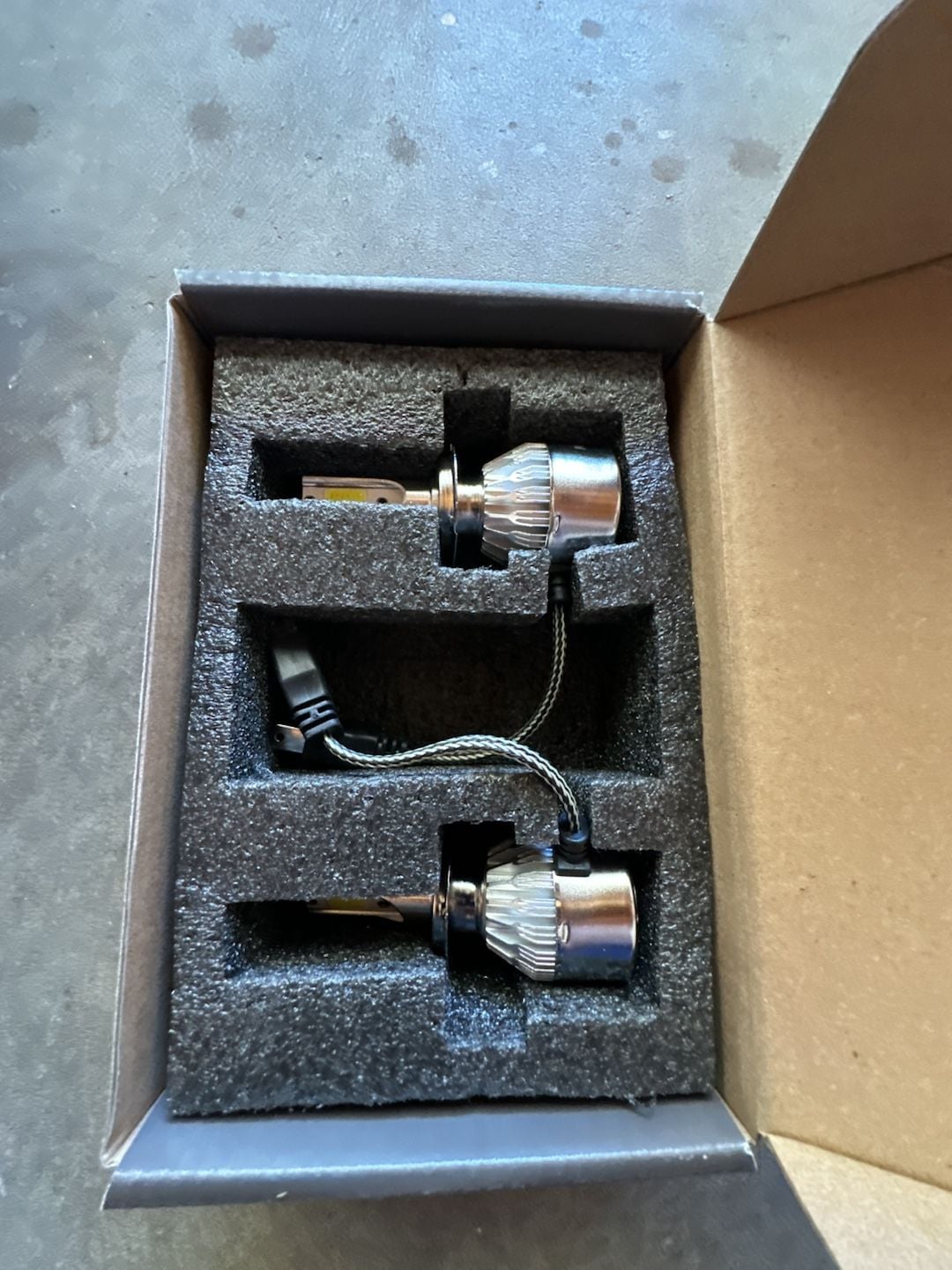 Galaxy Technology Industry C6 H7 Car LED Headlight Bulbs 4