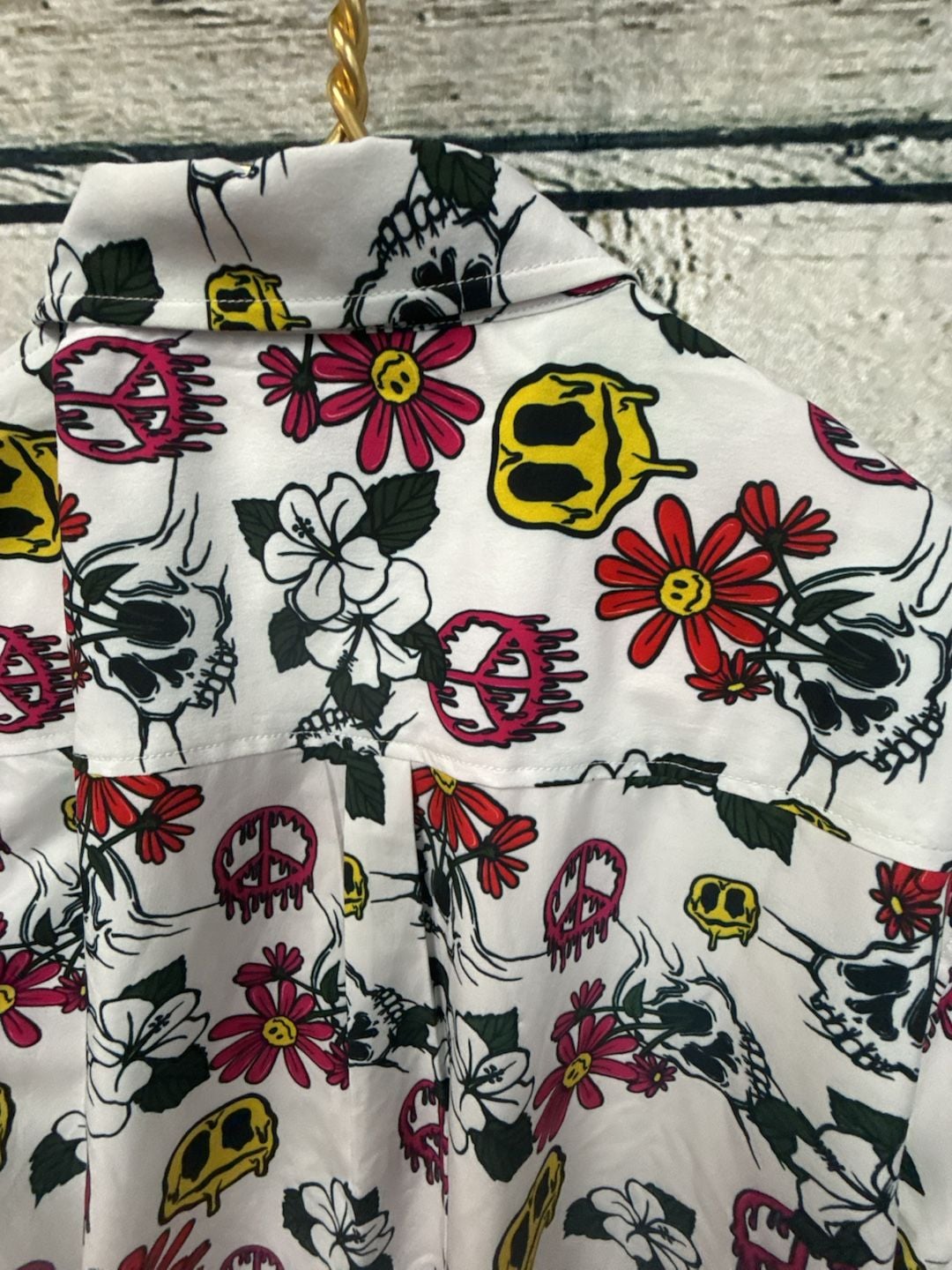 WXYZ Medium Skull Peace Smiley Short Sleeve Button Down Shirt 6