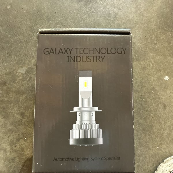Galaxy Technology Industry S2 H11 Car LED Bulb Kit New